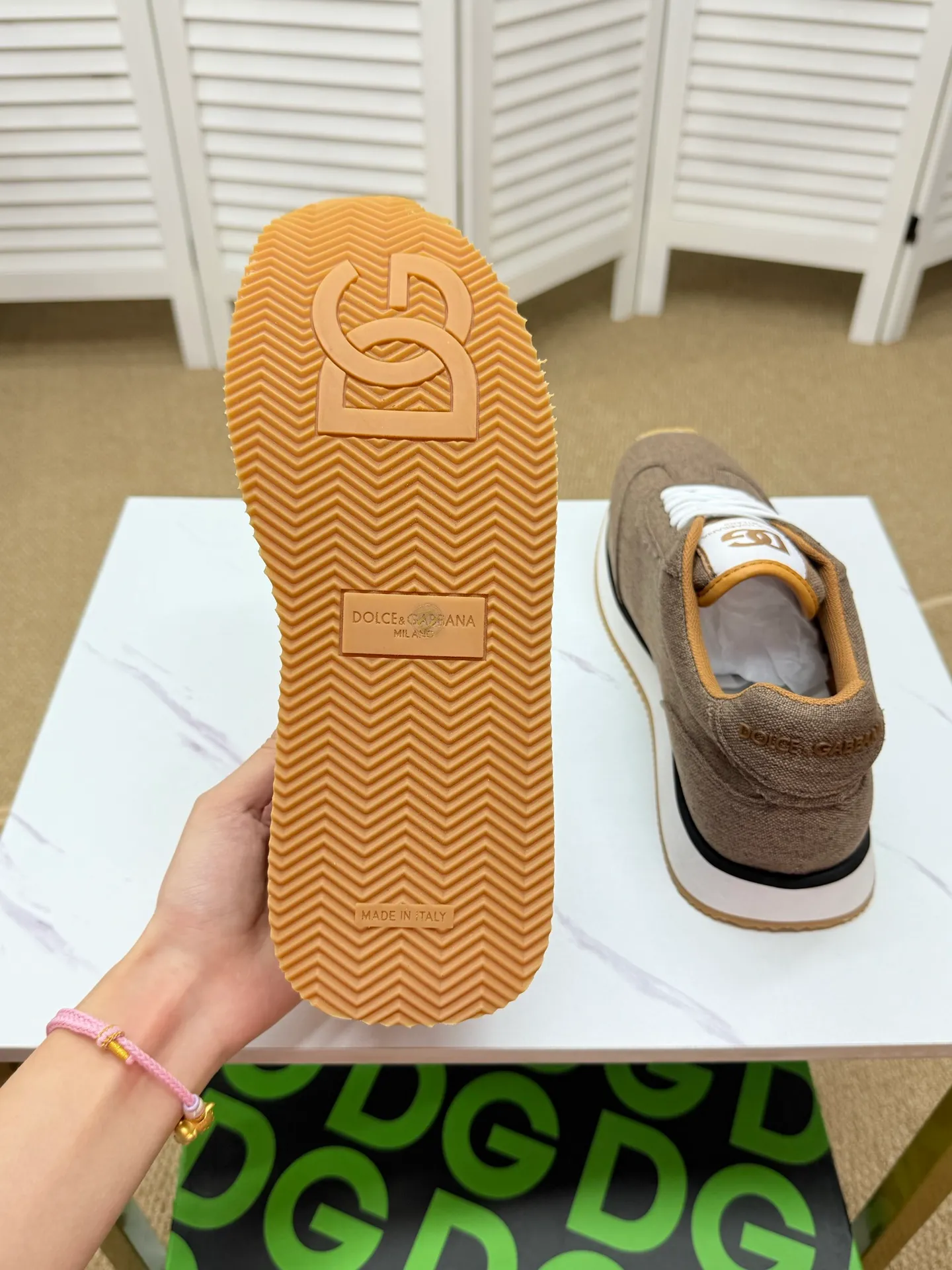 Men's clothing and shoes 230. The latest sports and casual shoes for couples (DG) are fashionable and versatile, and can add luster to various looks. Create an exquisite design with unique dynamic vitality and modern atmosphere, showing modern elegance. Size: 36-46 (45 and 46 are custom-made and cannot be returned or exchanged) Se